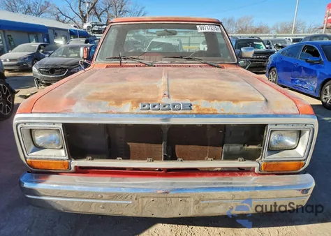 1988 Dodge D-Series D100 z USA, uszkodzony, nr VIN 1B7FD04Y8JS637478